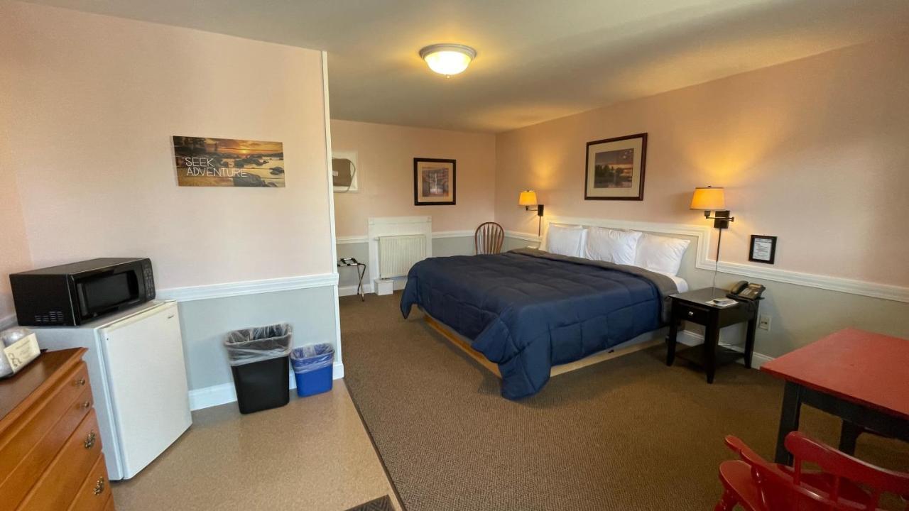 Bucksport Inn Екстериор снимка