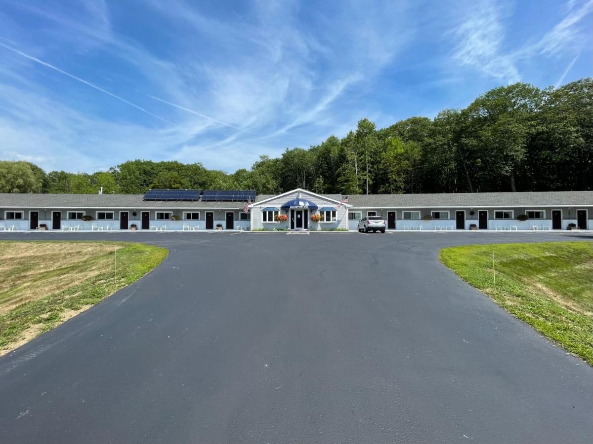 Bucksport Inn Екстериор снимка
