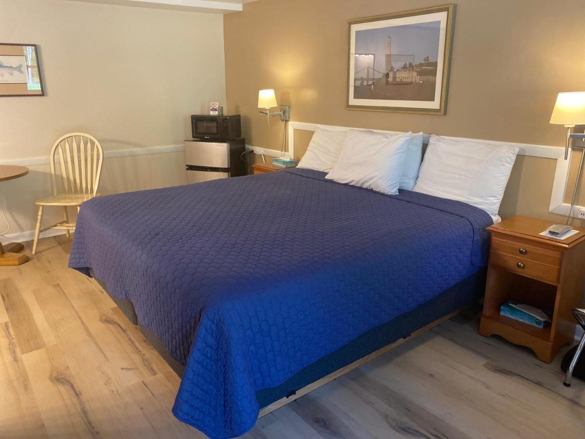 Bucksport Inn Екстериор снимка