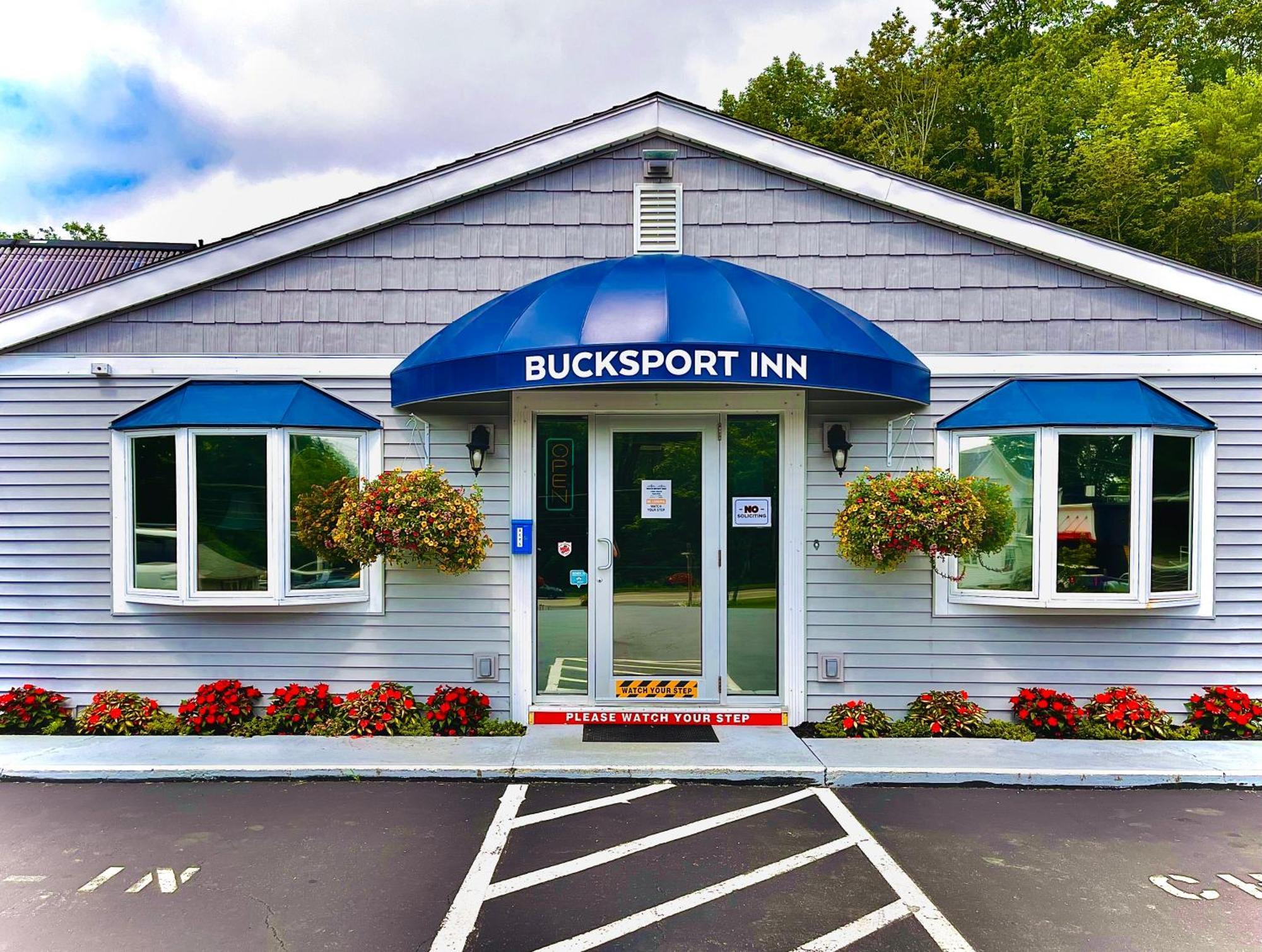 Bucksport Inn Екстериор снимка