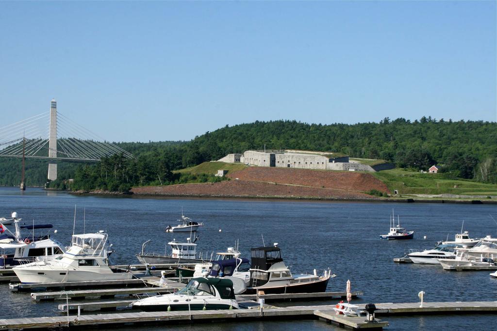 Bucksport Inn Екстериор снимка